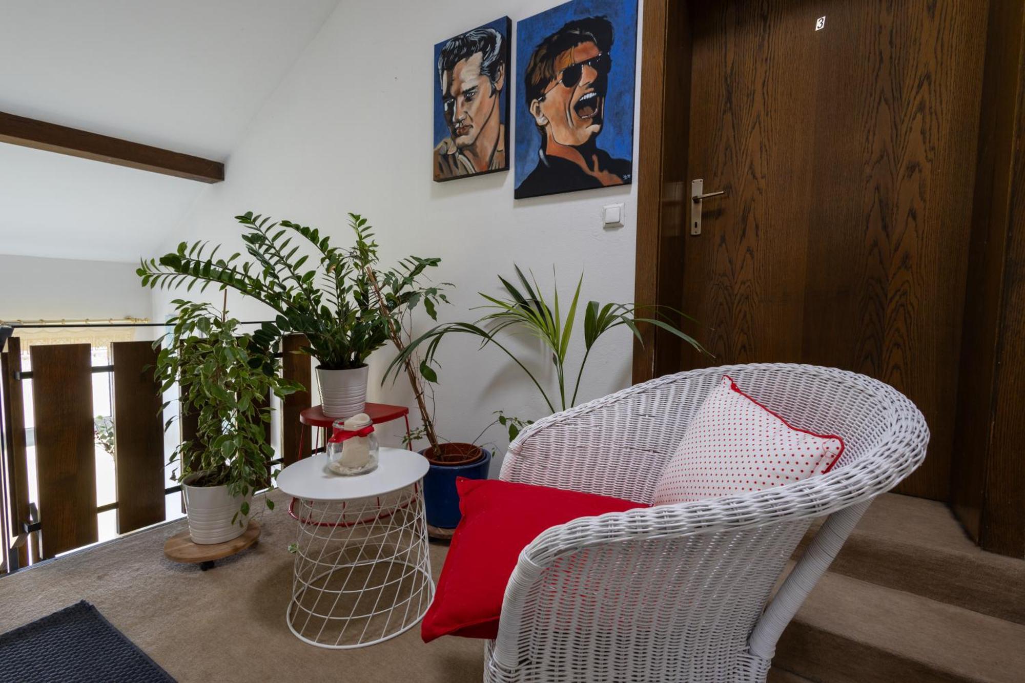 Appartementhaus Elfi Barnbach ภายนอก รูปภาพ